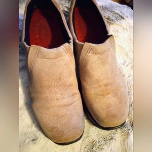 Bandolino women's size 8 slip on boots leather, massaging Insole